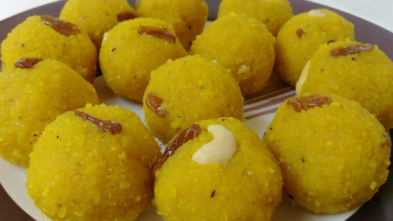 Premium RED N White Velvet Cake